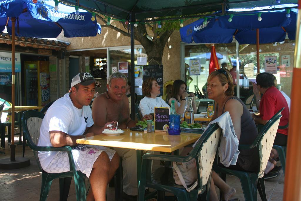 Hotel Camping Saint Lazare Aups Zewnętrze zdjęcie